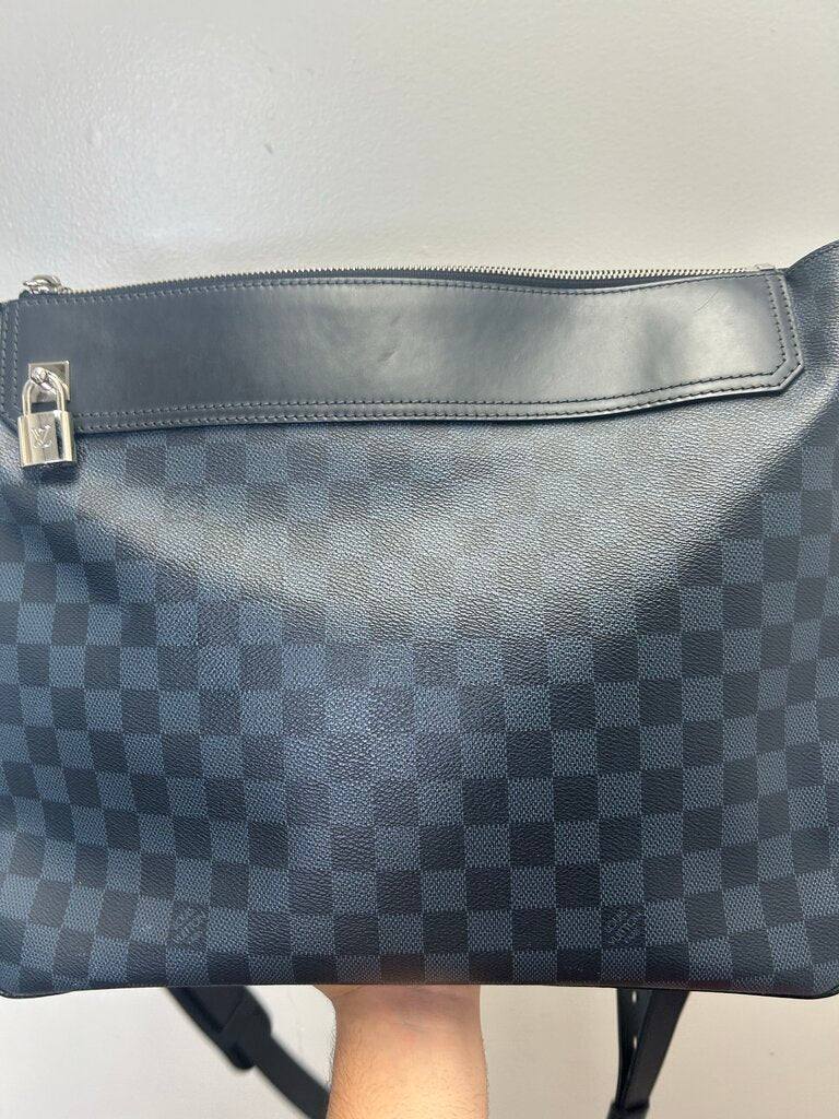 Preowned Louis Vuitton Messenger Blue Damier