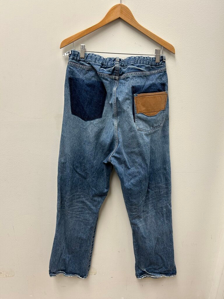 Preowned MMY Lightwash Jeans Size 48