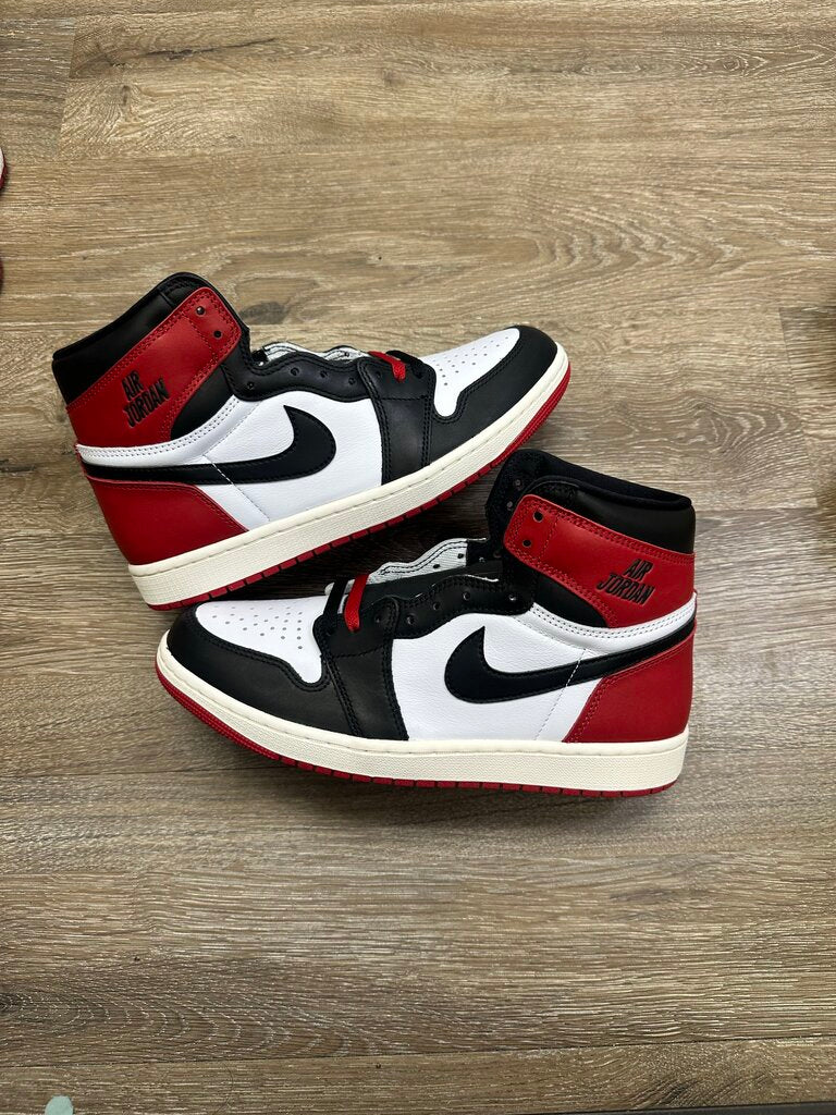New Jordan 1 Bred Toe Size 12.5