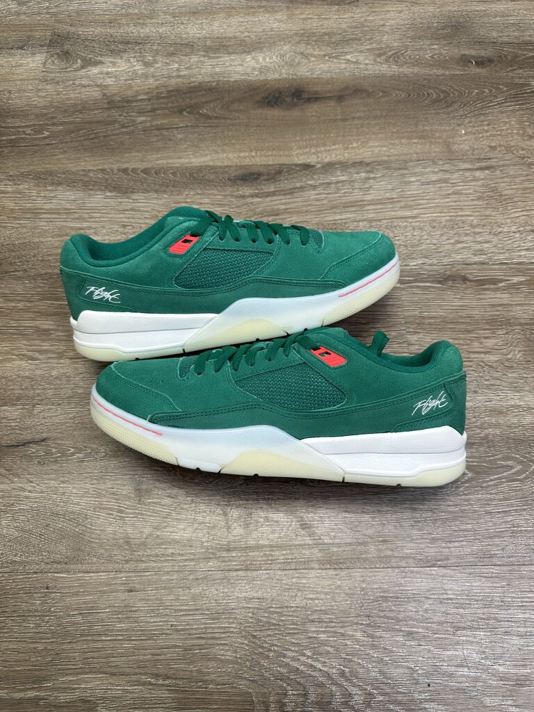New Jordan Flight Court Green Size 12.5