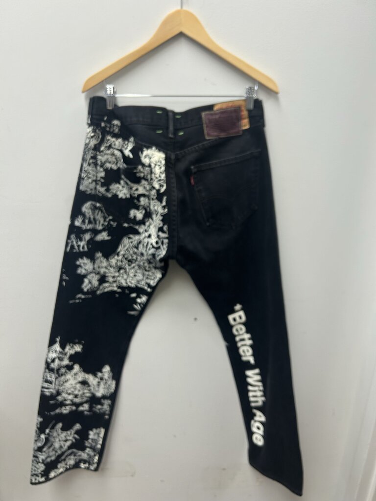 Preowned Better With Age AOP Black Denim Size 34