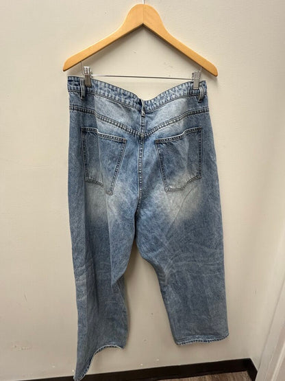 Preowned HMDD Lightwash Vertical Logo Jeans size XL