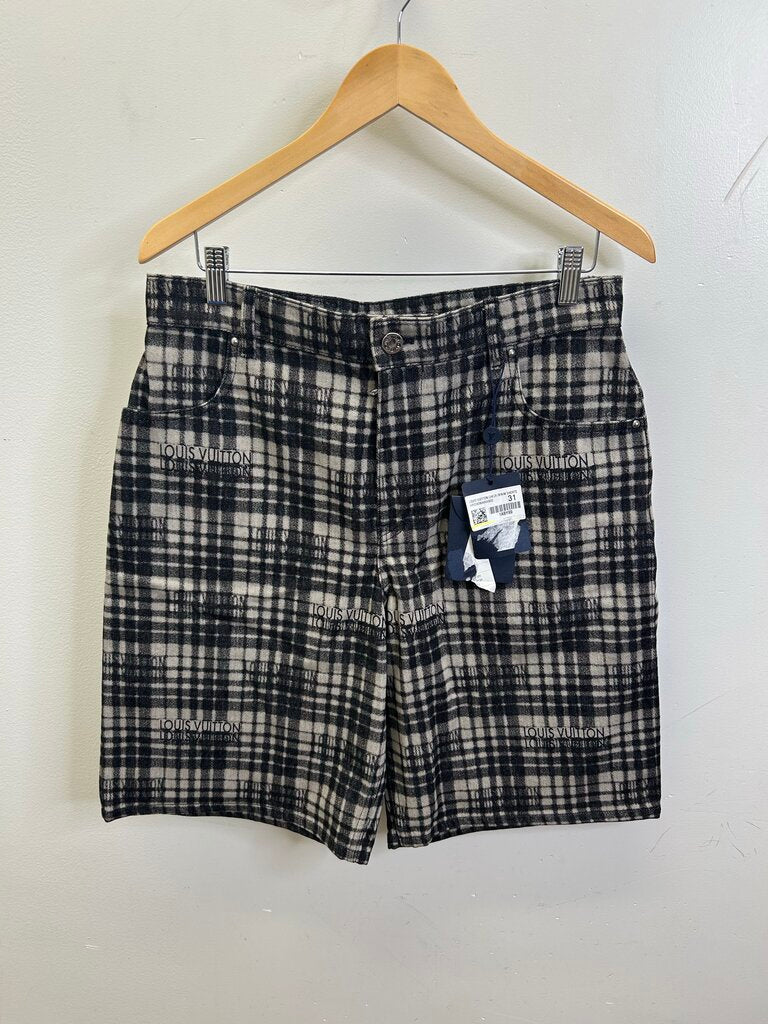 New Louis Vuitton Plaid Shorts Size 31