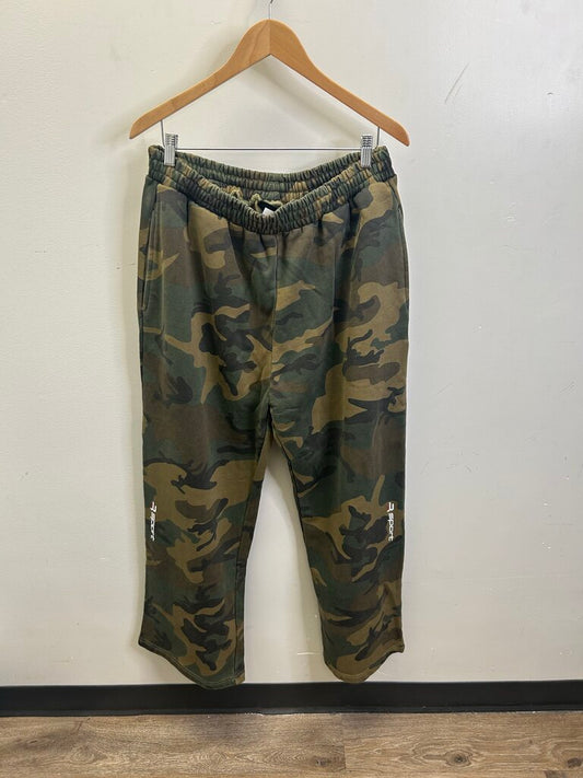 New GV Gallery Camo Sport Sweats size S