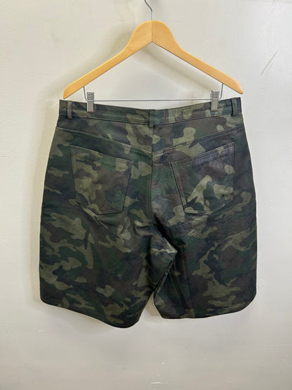 New GV Gallery Camo Leather Double Knee sz.XL