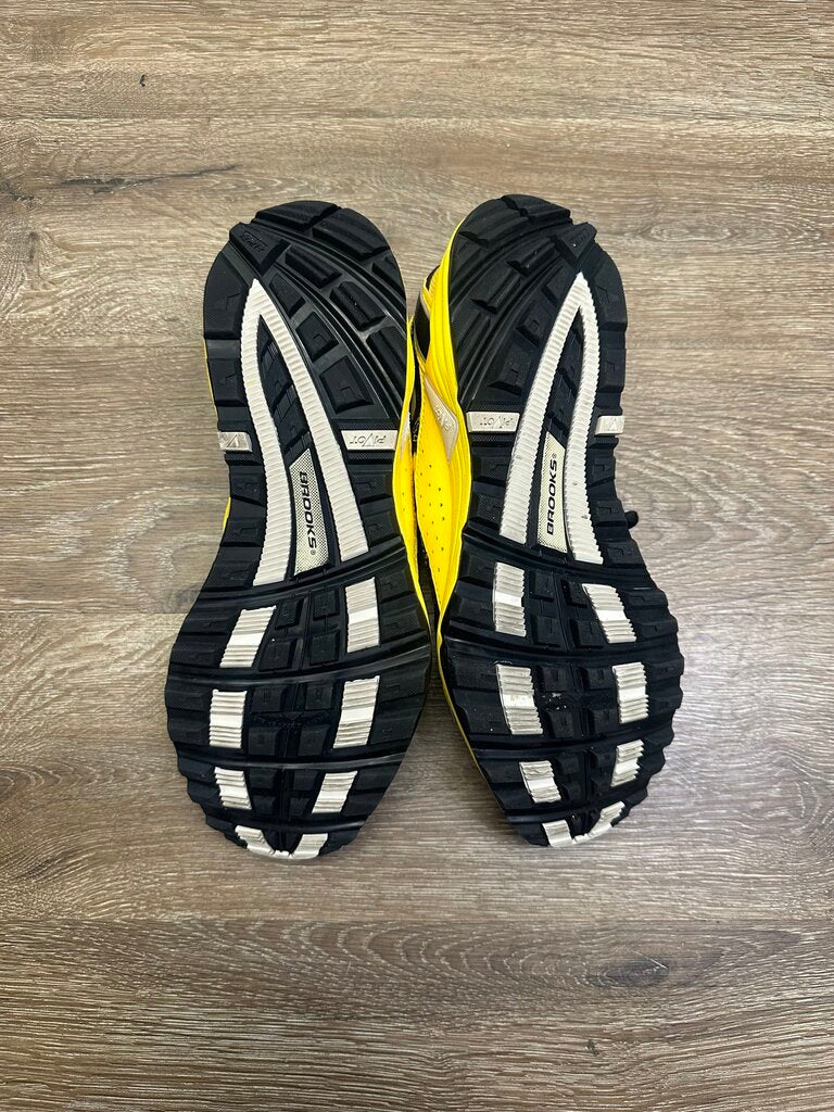 New Brooks Black Yellow cascade 1 Size 9.5