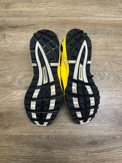 New Brooks Black Yellow cascade 1 Size 9.5