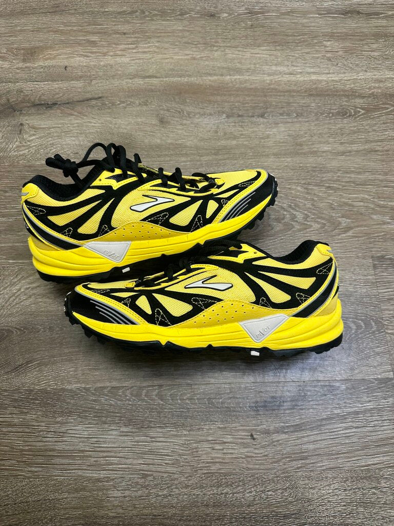 New Brooks Black Yellow cascade 1 Size 9.5