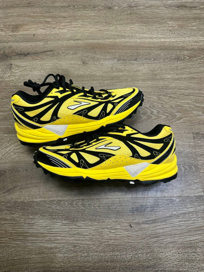 New Brooks Black Yellow cascade 1 Size 9.5