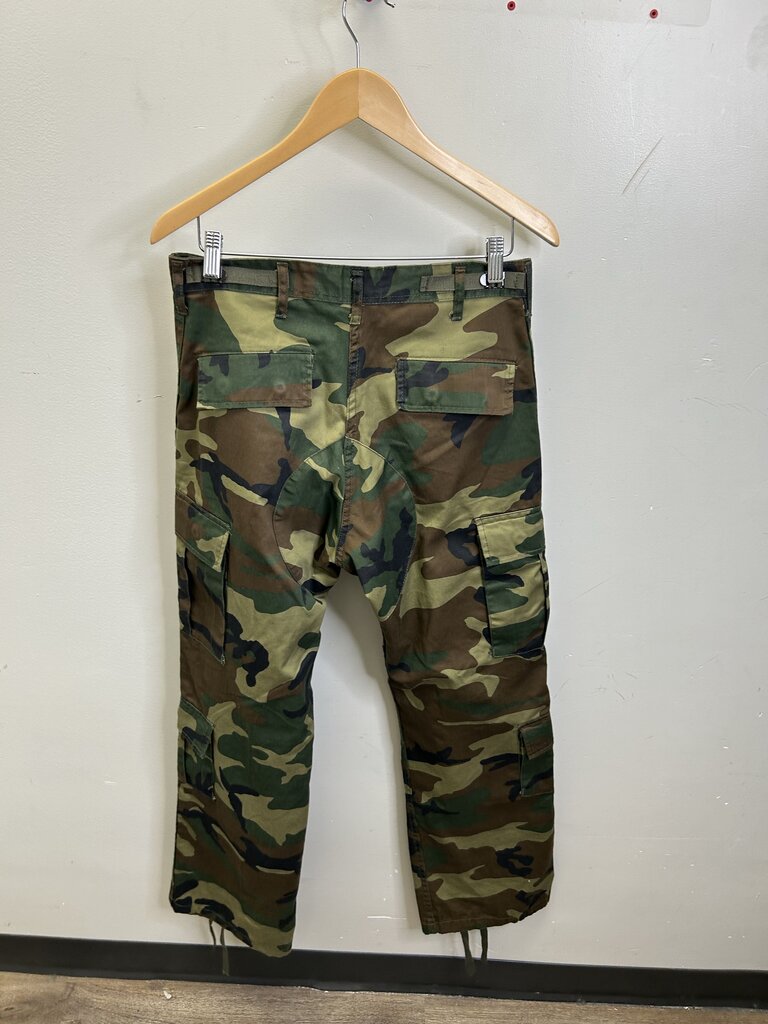 New GV Gallery Camo Raspberry Camo Pants size S