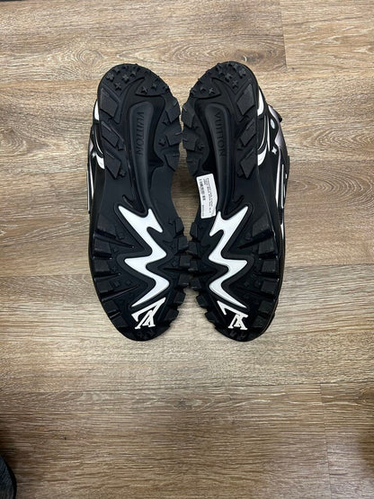 Preowned Louis Vuitton Tactic Black White Size 10LV (12M)