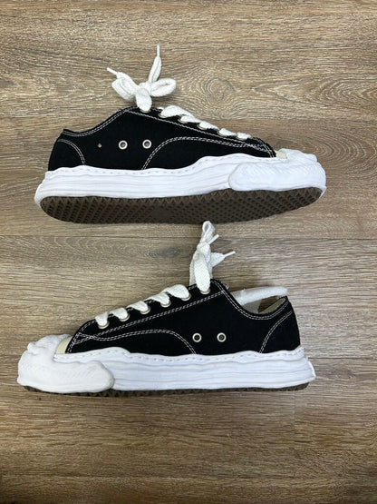Preowned MMY Converse Low Black White Size 45