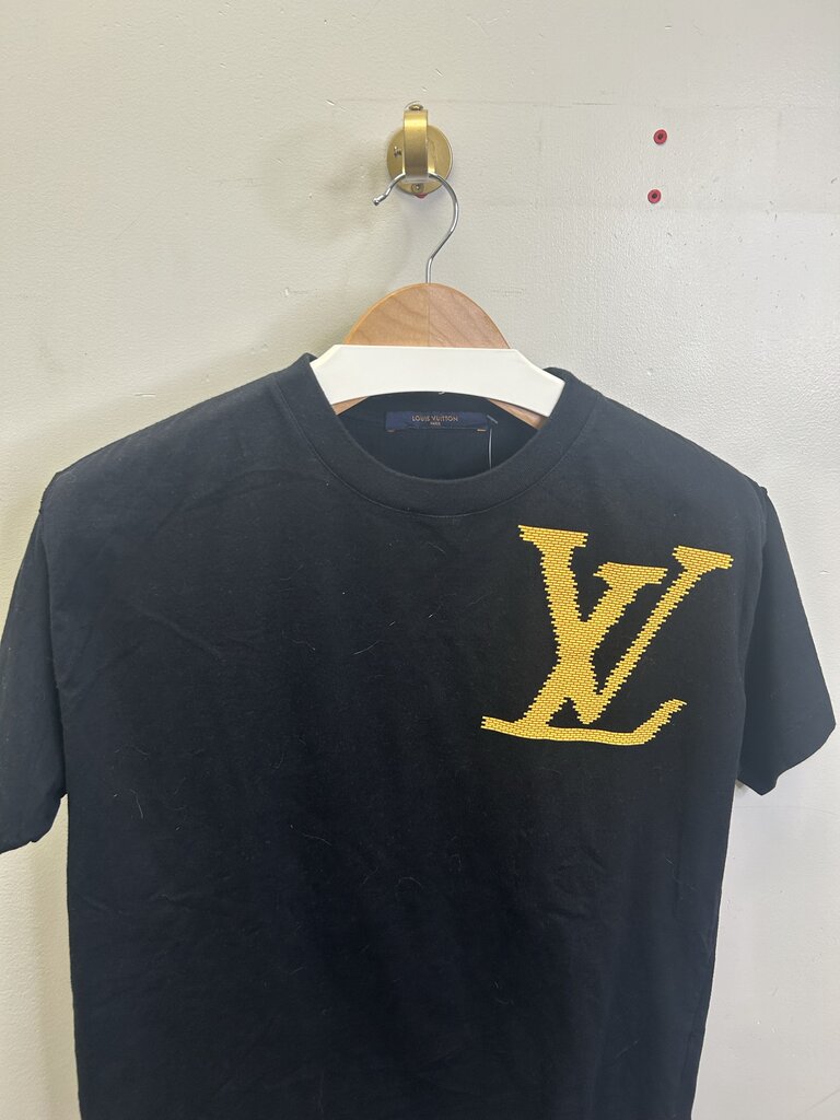 Preowned Louis Vuitton Black Yellow Tee size XS