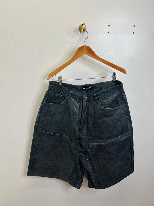 New Gv Gallery Black Leather Shorts Size Large