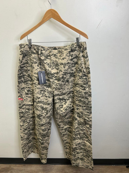 New Gv Gallery Camo Cargo Pants Size Large