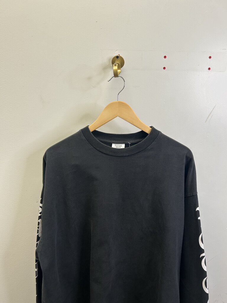 Preowned Vetements Black L/S size S