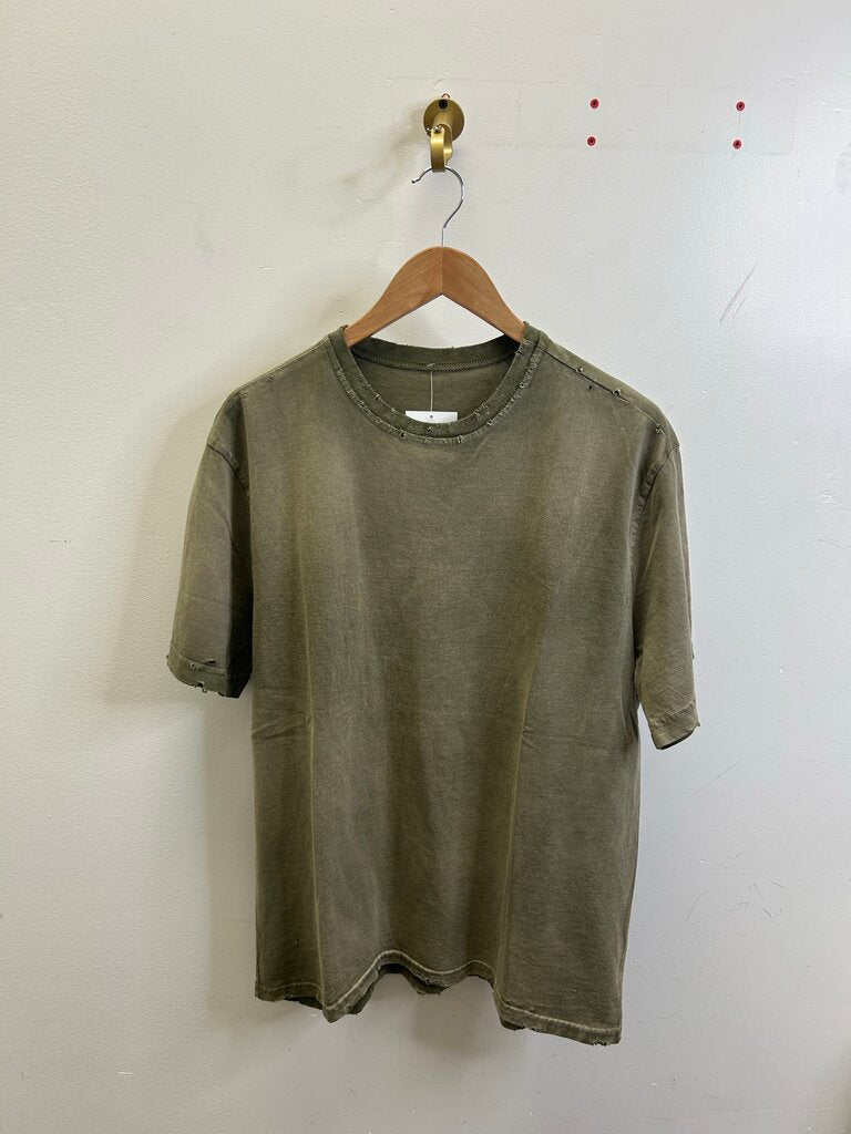 New Gv Gallery Olive Blankl tee Sz.Medium