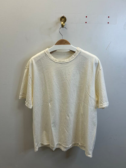 New Gv Gallery Cream Blank tee Sz.Medium
