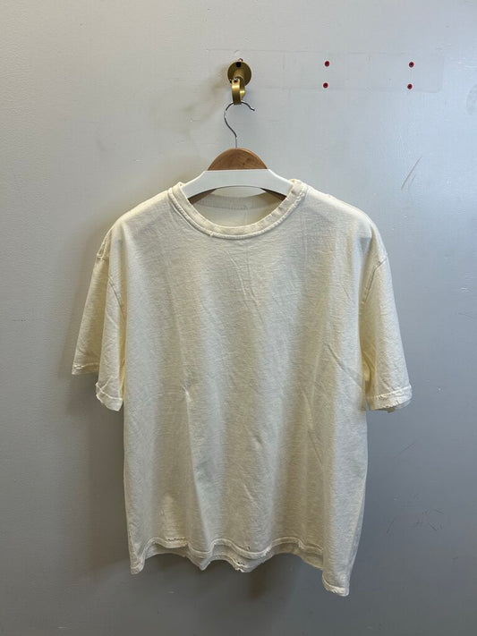 New Gv Gallery Cream Blank tee Sz.Medium