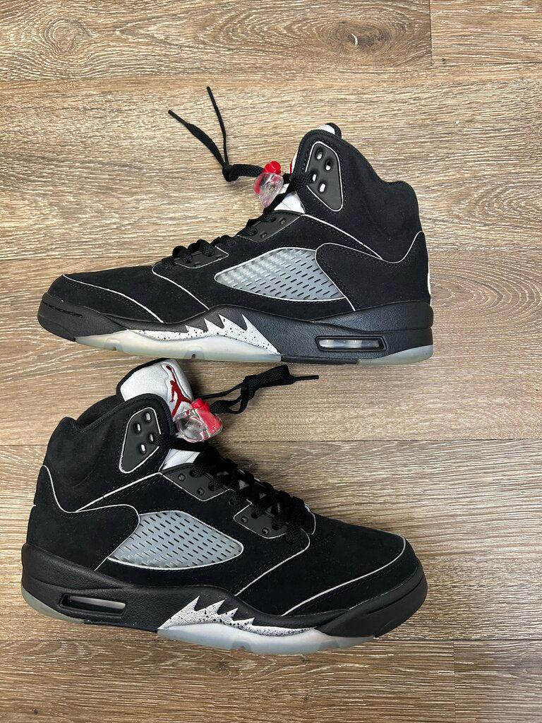 Preowned Jordan 5 Metallic Size 8