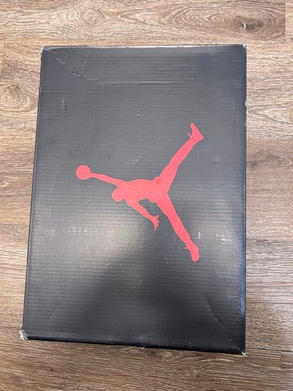 Preowned Jordan 5 Metallic Size 8