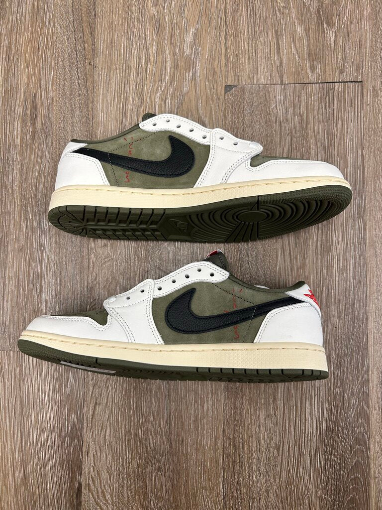 New Jordan 1 Travis Scott Medium Olive sz.8.5