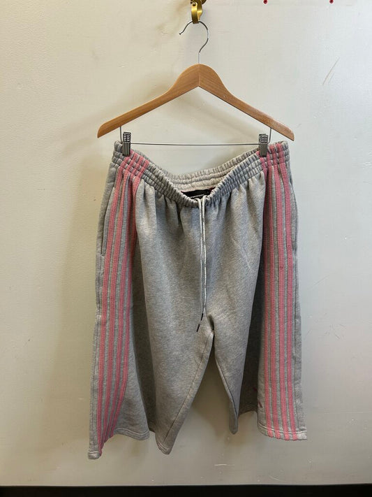 New GV Gallery Grey & Pink Long Shorts sz.XL
