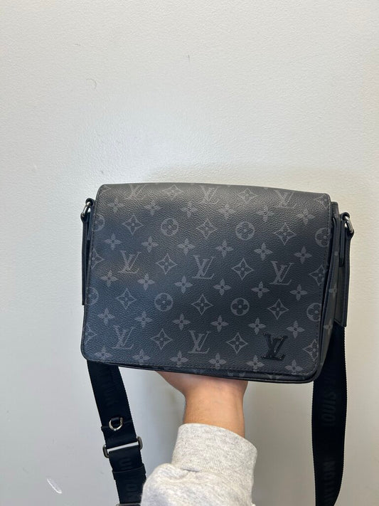 New Louis Vuitton Black Monogram District PM Messenger Bag