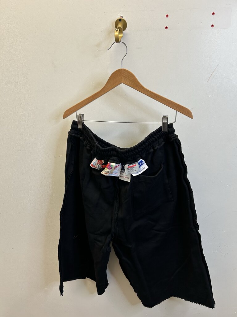 New Greedy Unit Multi Tag Sweatshorts sz.L