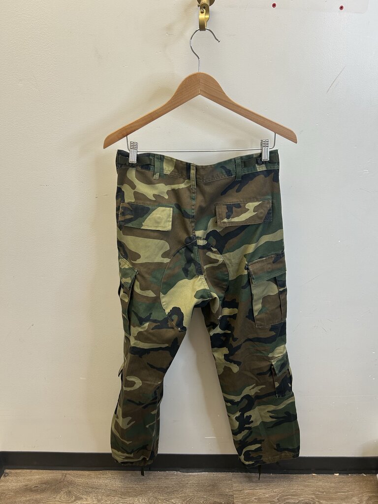 New GV Gallery Camo Yellow Pants sz.S