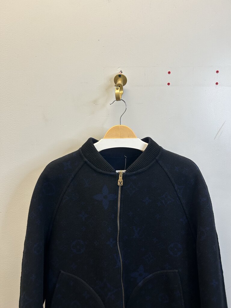 Preowned Louis Vuitton Reversible Wool Black & Blue Jacket sz.52