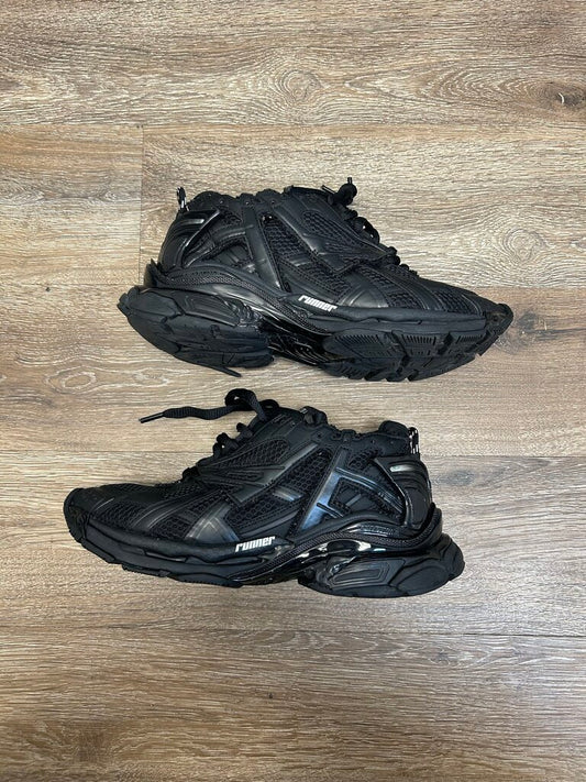 Preowned Balenciaga Runner Black Sz. 41