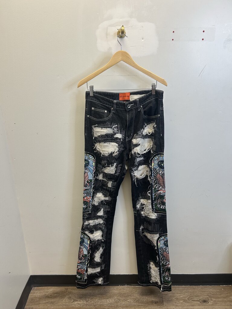 Preowned WDW Black Denim Size 30