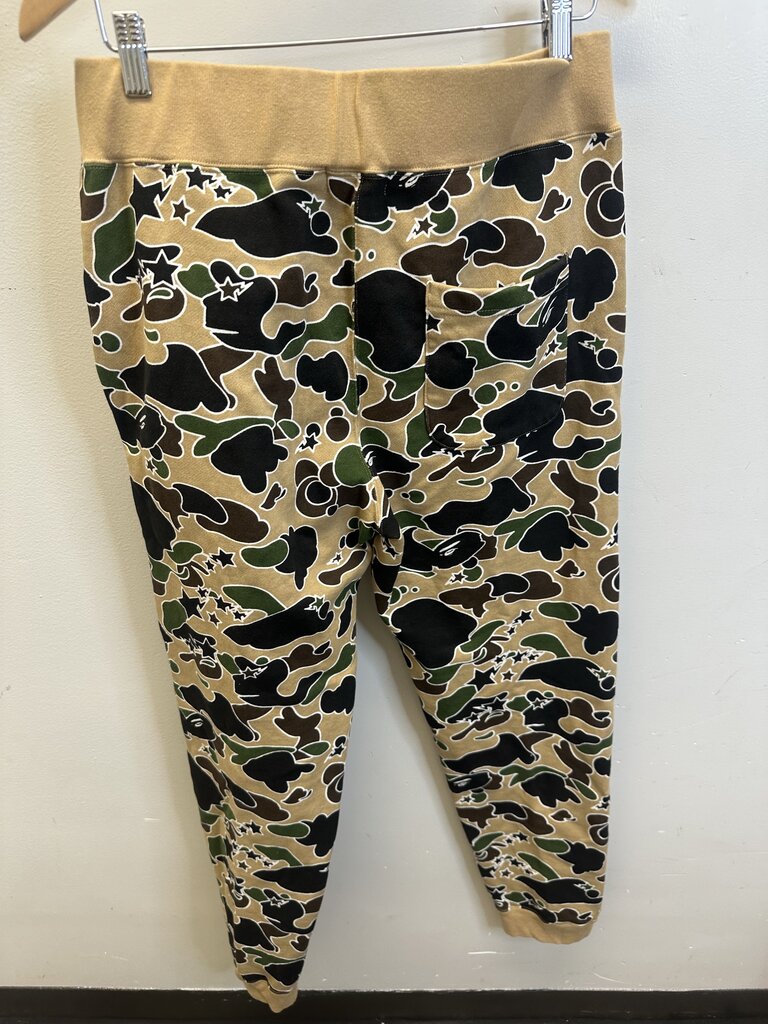 Preowned Bape Camo Star Sweatpants Size Medium