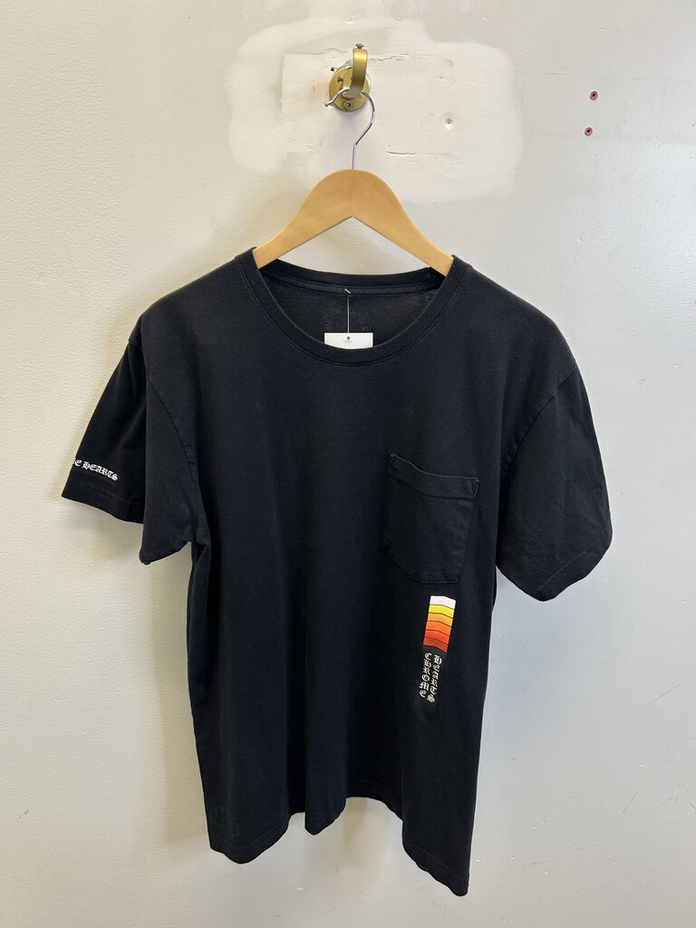Preowned Chrome Heart Gradient Vertical Logo Pocket Black Tee size L