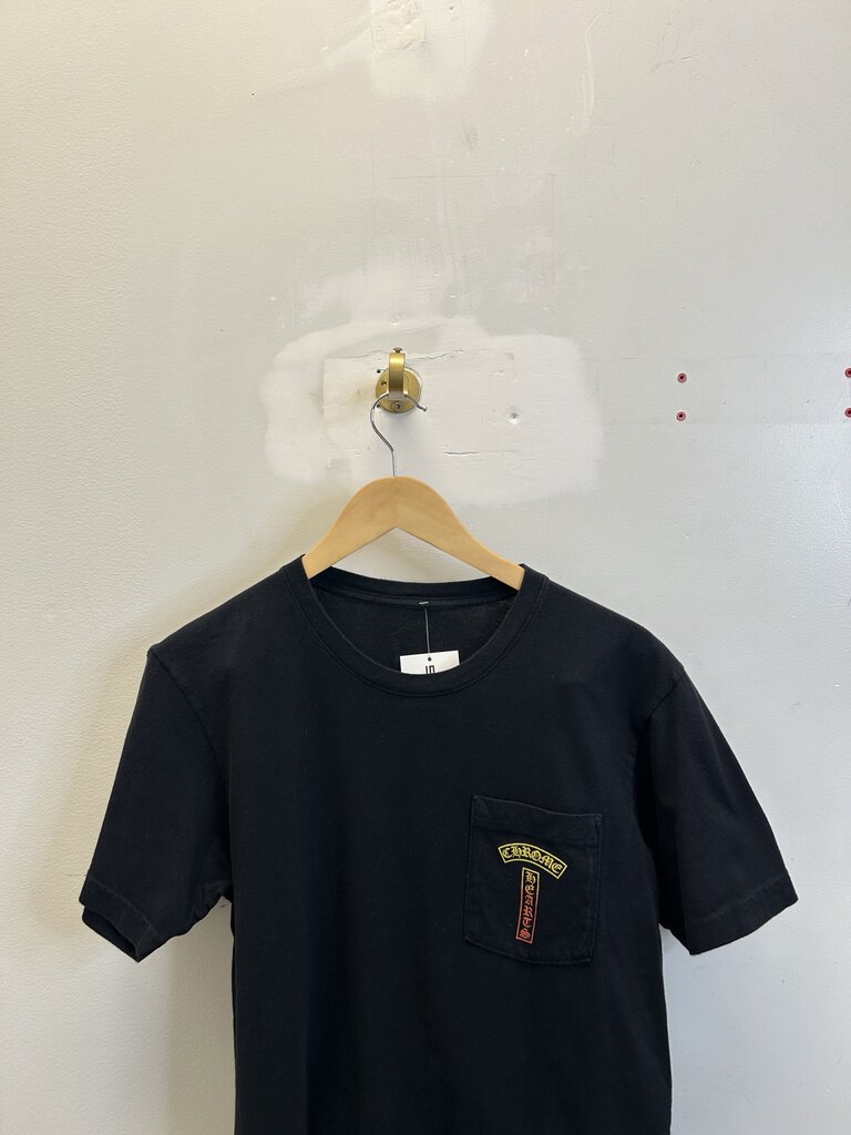 Preowned Chrome Heart Gradient Logo Black Pocket Tee size M