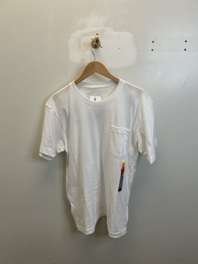 New Chrome Heart Gradient Vertical Logo White Tee size L