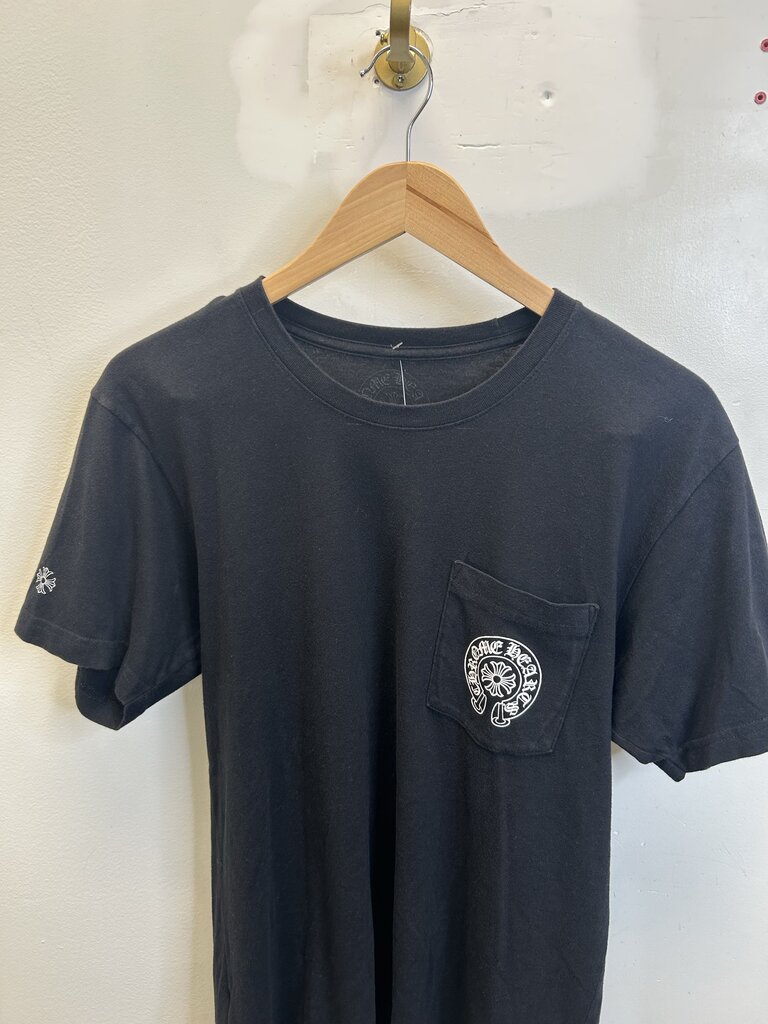 Preowned Chrome Heart Gradient Circle Logo Black Tee size M