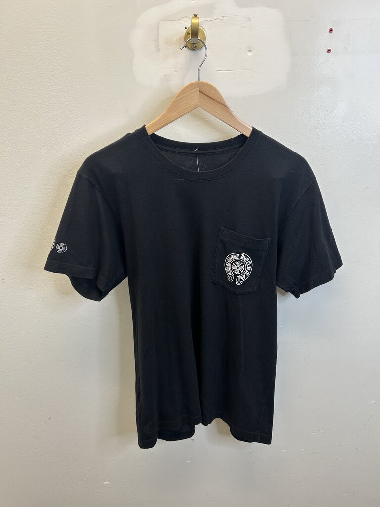 Preowned Chrome Heart Gradient Circle Logo Black Tee size M
