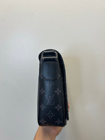 Preowned Louis Vuitton Monogram District Side Bag