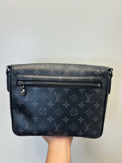 Preowned Louis Vuitton Monogram District Side Bag