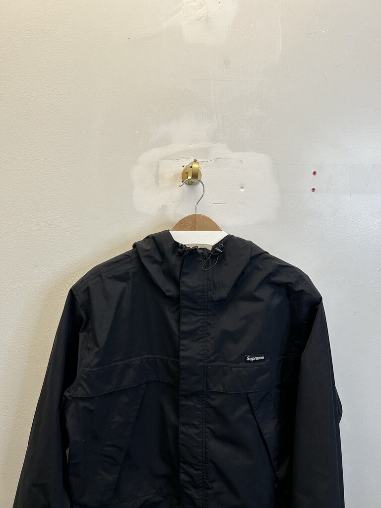Preowned Supreme Chito Black Zip Up size L
