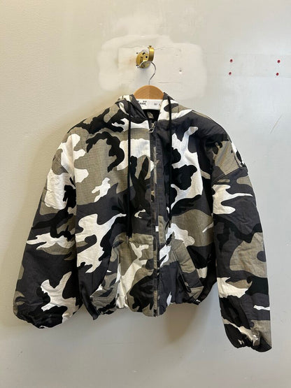 New Gv Gallery Black/WHite Camo Bomber Jacket Size Medium