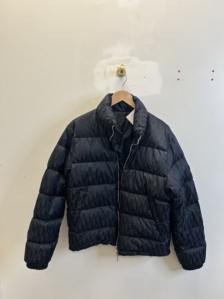 Preowned Dior Oblique Black Puffer size 46(S/M) (ZIPPER FLAW)