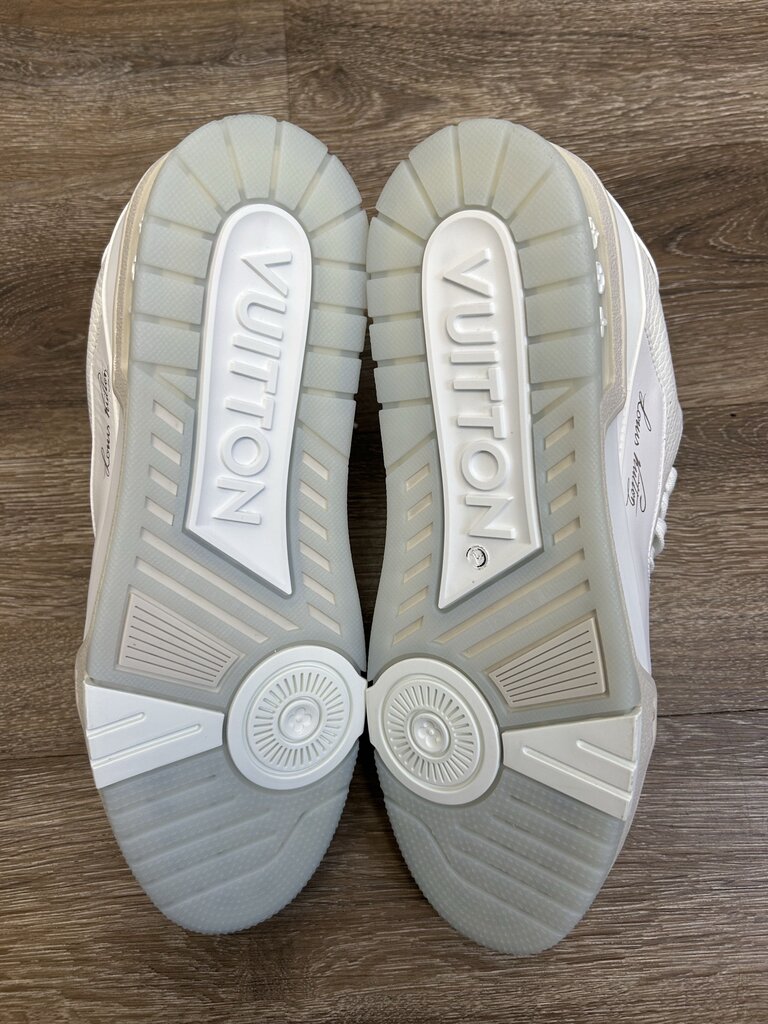 New Louis Vuitton White Grey Trainer size 10(12)