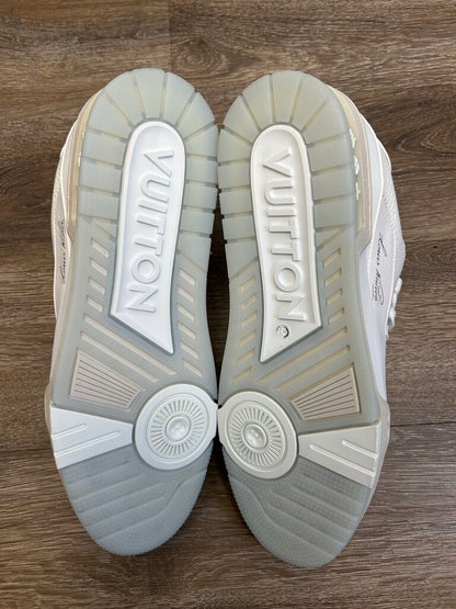 New Louis Vuitton White Grey Trainer size 10(12)