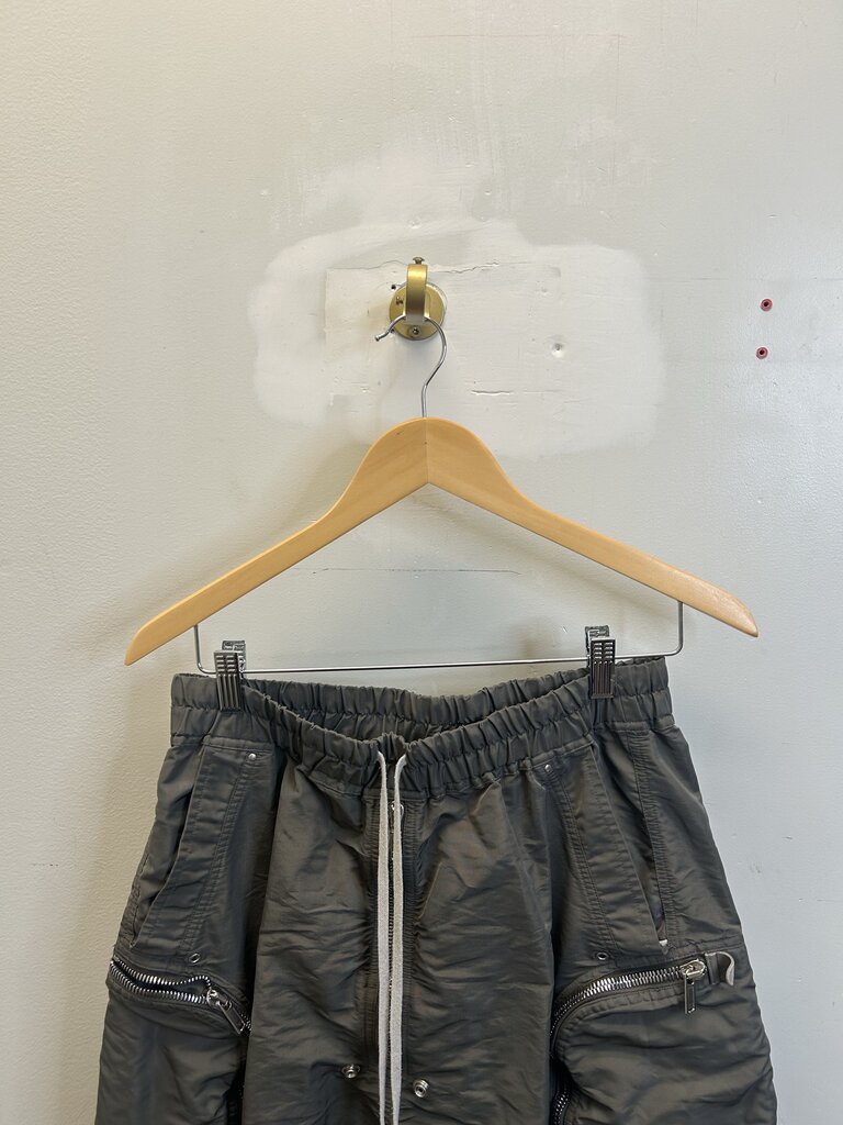 Preowned Rick Owens Grey Nylon Zip Cargo Short size S