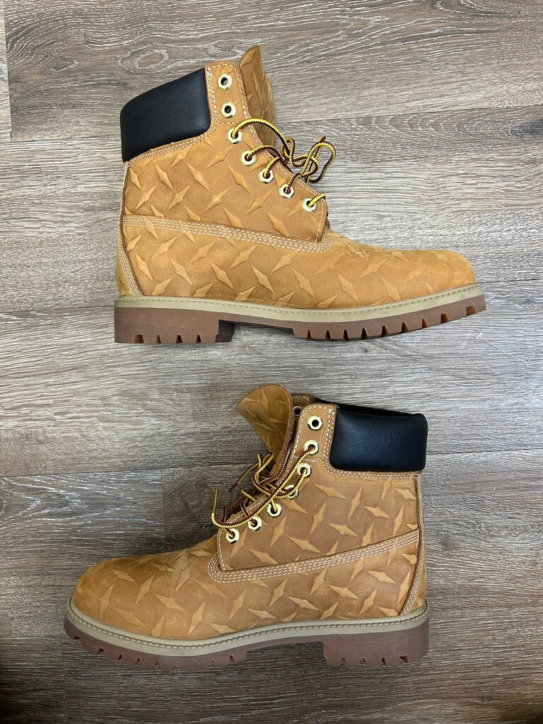 Preowned Supreme Timberland Diamond Plate Wheat Boot sz.8.5