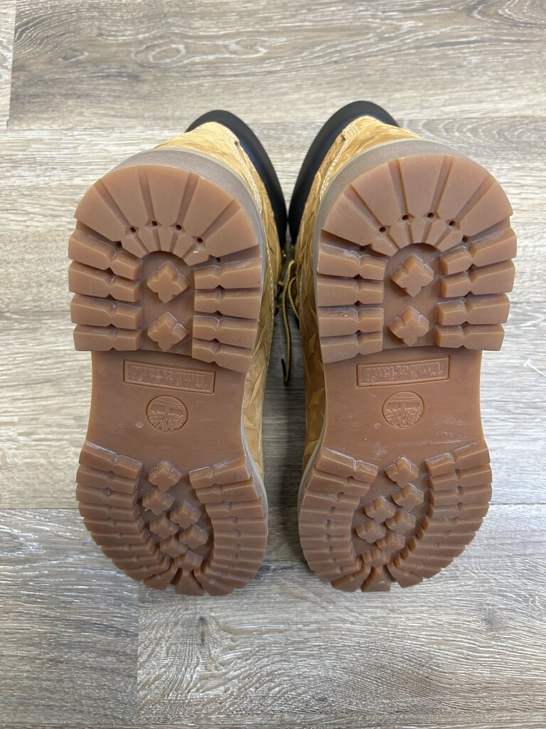 Preowned Supreme Timberland Diamond Plate Wheat Boot sz.8.5