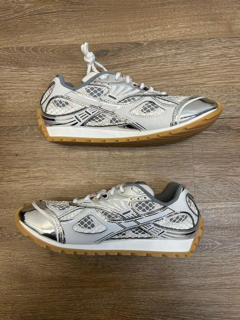 New Bottega Veneta Orbit White Silver Sz 43